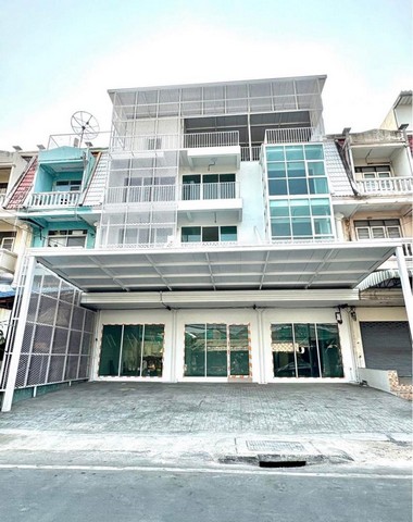 ให้เช่าอาคารพาณิชย์ 4.5 ชั้น 3 คูหา 952 ตร.ม. ซอยรามคำแหง ใกล้เดอะมอลล์บางกะปิ