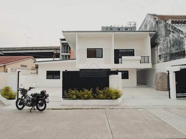 ให้เช่าบ้านเดี่ยว 2 ชั้น ซอยพัฒนาการ 12 เนื้อที่ : 60 ตรว.ขนาด 3ห้องนอน บ้านrenovateใหม่ทั้งหลังพื้นที่โปร่งสบาย