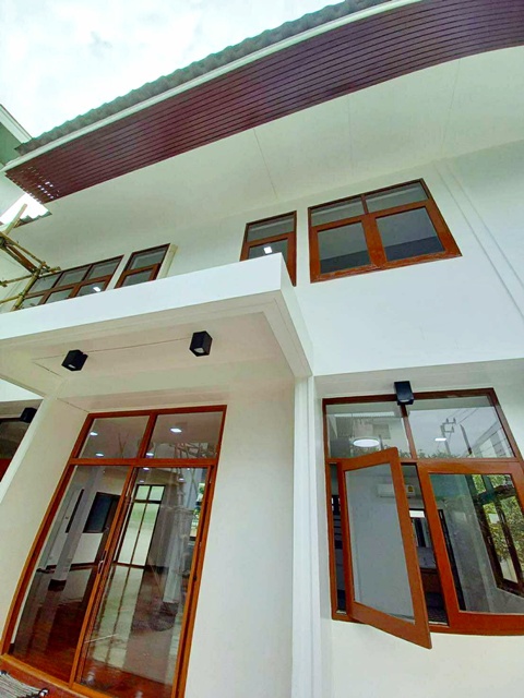 รัชดา 6นอน ม.เซ็นจอห์น 2.3 กม.  ถ.ประชาชื่น25 MRT บางซ่อน ให้เช่าบ้าน 2 ชั้นหลังใหญ่  7น้ำ 90 ตร.ว. 300ตร.ม. รพ.เกษมราษฎร์ 900 ม. Airbnb 