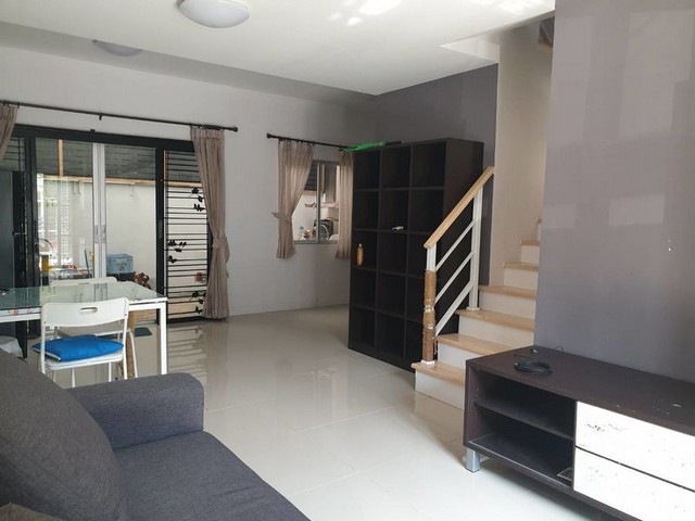 townhouse - 3 ห้องนอน 2 BR ใหญ่ 18 ตรว. 3000000 บ. ไม่ไกลจาก - ศูนย์ราชการแจ้งวัฒนะ - รร. หอวัง นนทบุรี - โรบินสัน ศรีสมาน -ทางด่วน และสนามฟุตบอลเมืองทองยูไนเตด เข้าออกได้หลายทาง